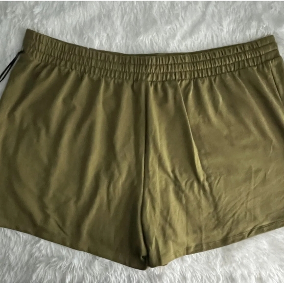 Ava & Viv Plus Shorts Sz 2X Elastic Waist Pockets High Rise Olive Green - Picture 2 of 7